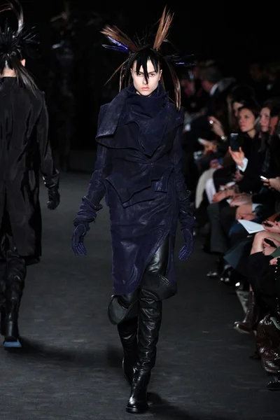 Look 8